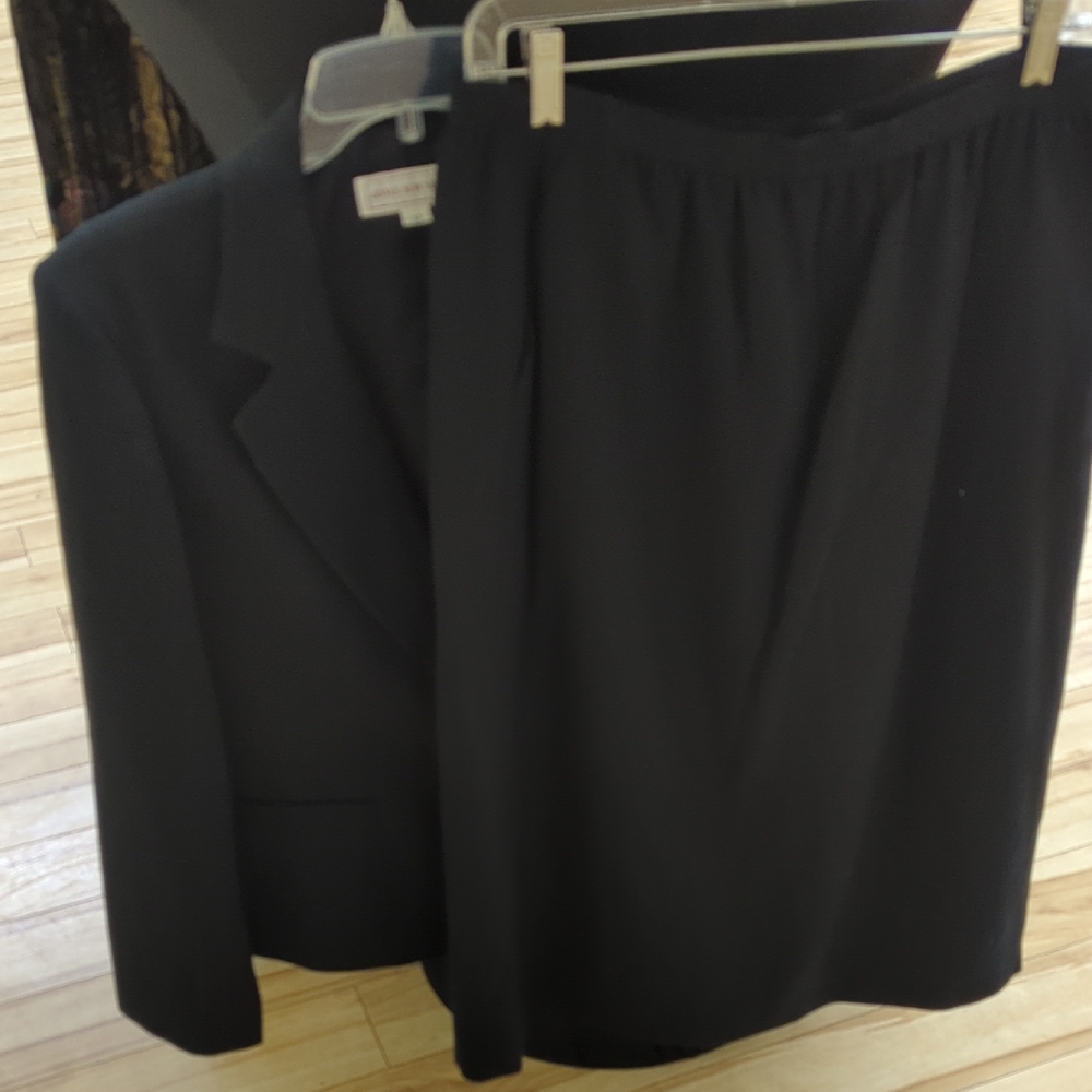 Jones New York Black Skirt Set